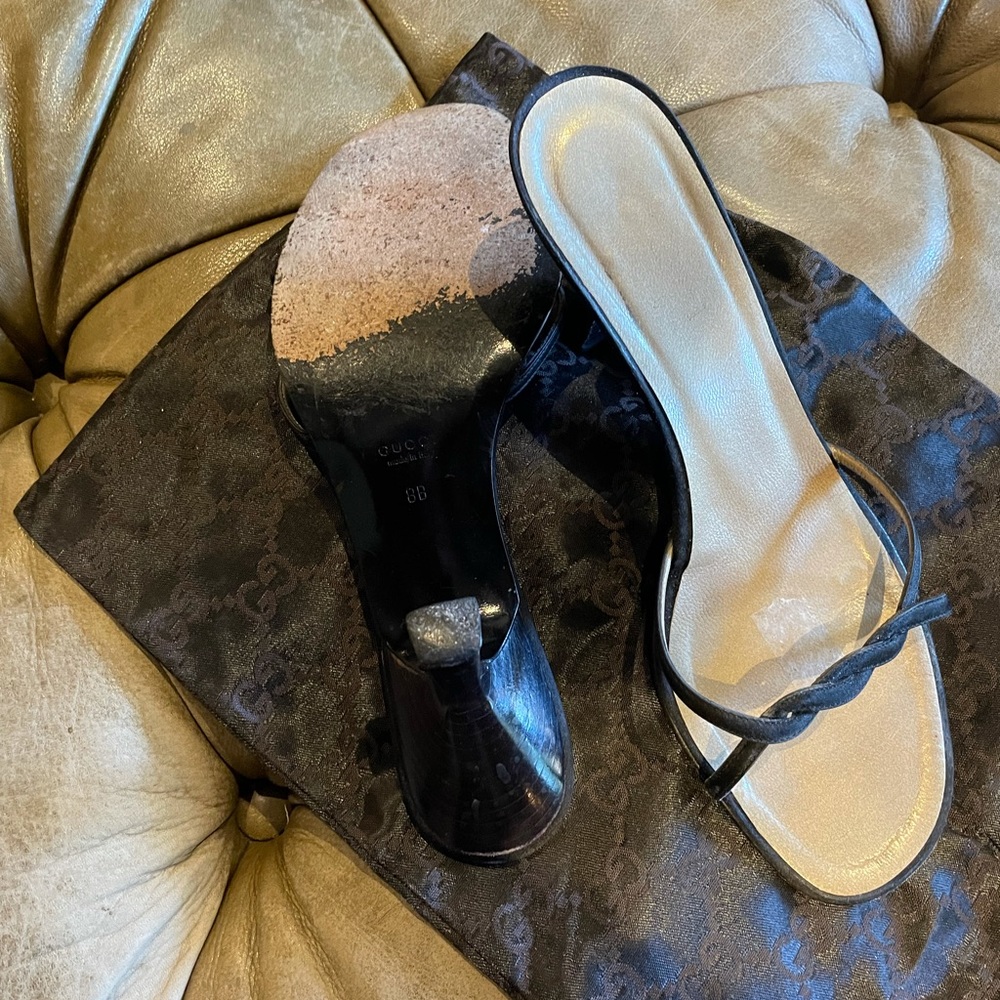 Gucci shoes size 8 med gently worn